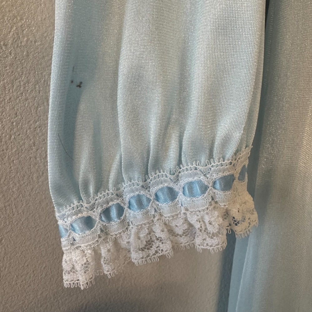 Vintage SEARS Powder Blue Peignoir Long Robe 36 Medium Eyelet Lace Trim Cottage - Picture 4 of 10